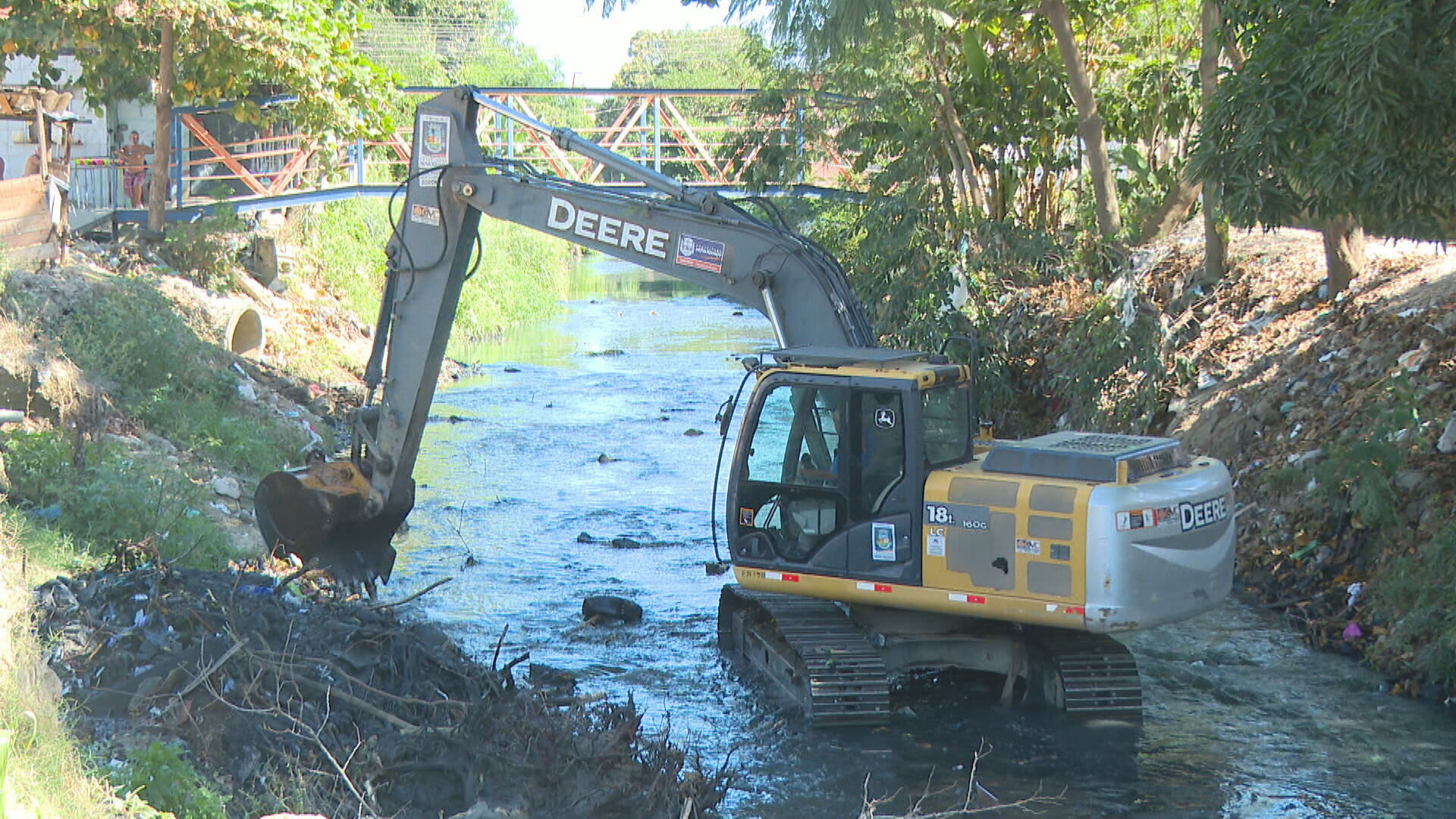 Desde as chuvas de janeiro, rios que transbordaram e causaram destruição no RJ não receberam obras do PAC  