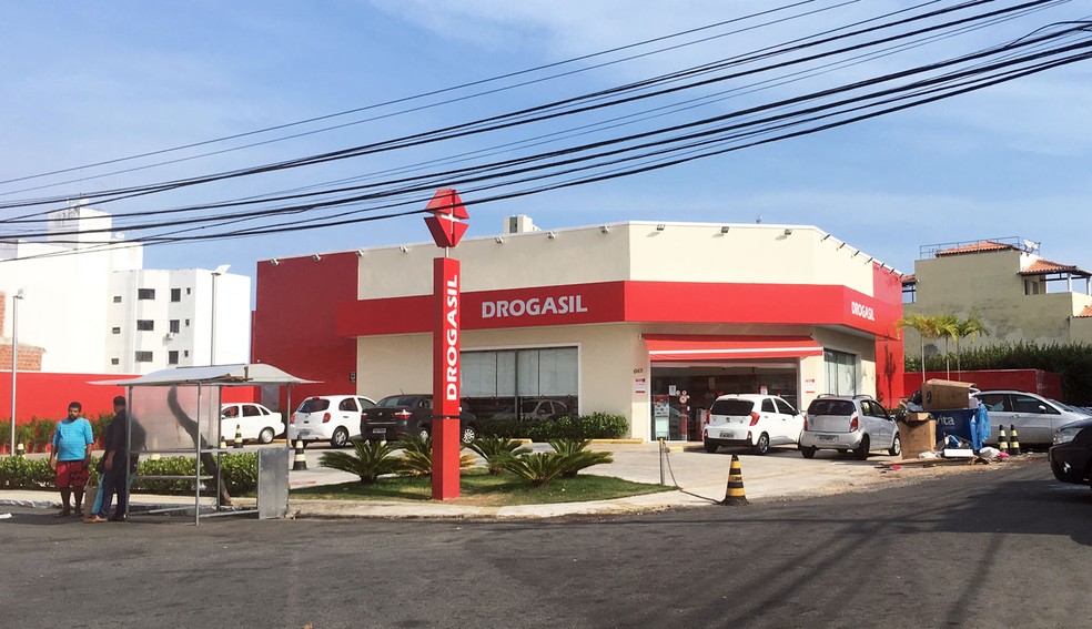Foto da fachada de uma unidade da Drogasil em Salvador. — Foto: Danutta Rodrigues/G1
