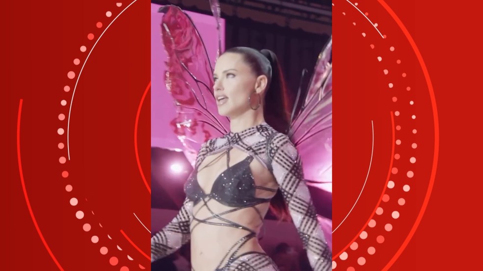 De volta às passarelas no Victoria's Secret Fashion Show, Adriana Lima morou no bairro de Castelo Branco; relembre fato sobre a baiana — Foto: Redes Sociais