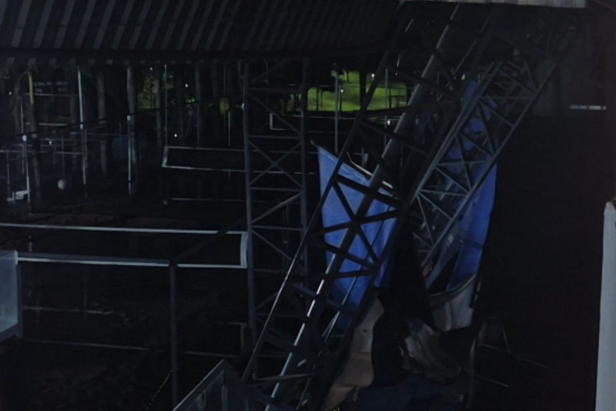 Homem morre após ser atingido por cobertura de clube de tênis derrubada pelo vento no Paraná