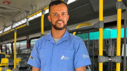 Após perder a perna em acidente, motorista de ônibus supera desafios, realiza exame adaptado e volta ao volante