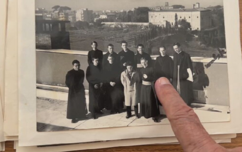 Padre de Botucatu lembra proximidade com papa Francisco ainda quando bispo — Foto: TV TEM/Reprodução