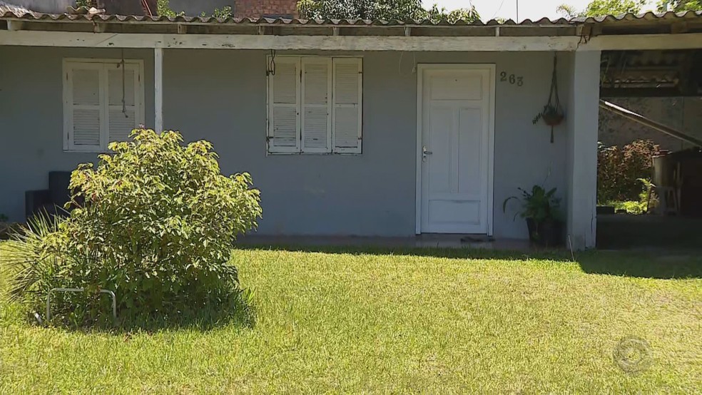 Casa de Zeli, em Arroio do Sa, onde suspeita teria feito pesquisas sobre veneno — Foto: Reprodução/ RBS TV