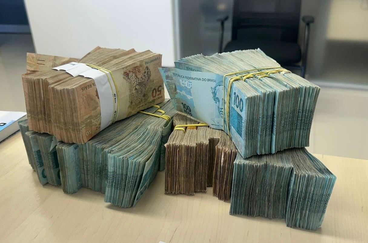 Empresário é preso por corrupção ativa com R$ 270 mil dentro de prefeitura de AL, diz PF