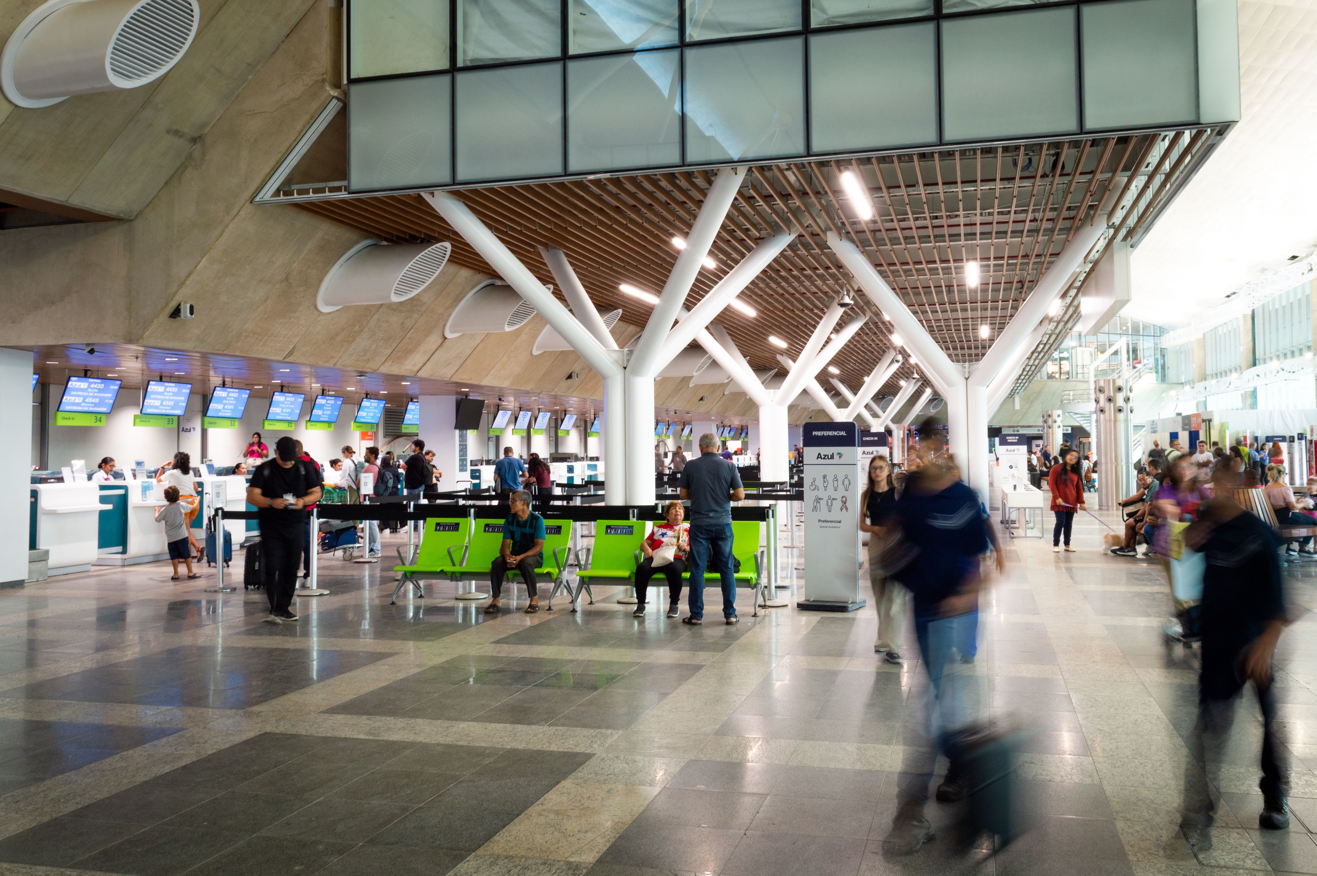 Migrante de Serra Leoa vive há seis meses em aeroporto de Belém e MPF pede acolhimento imediato