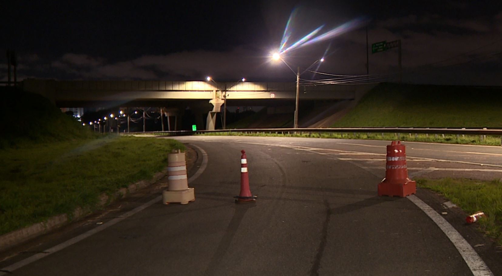 Trio é detido após roubar veículo  e fazer mulher refém em rodovia de Campinas  