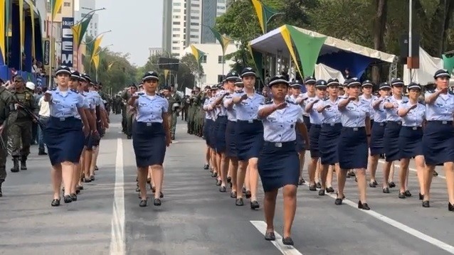 Desfile de 7 de setembro reúne sete mil pessoas em São José dos Campos