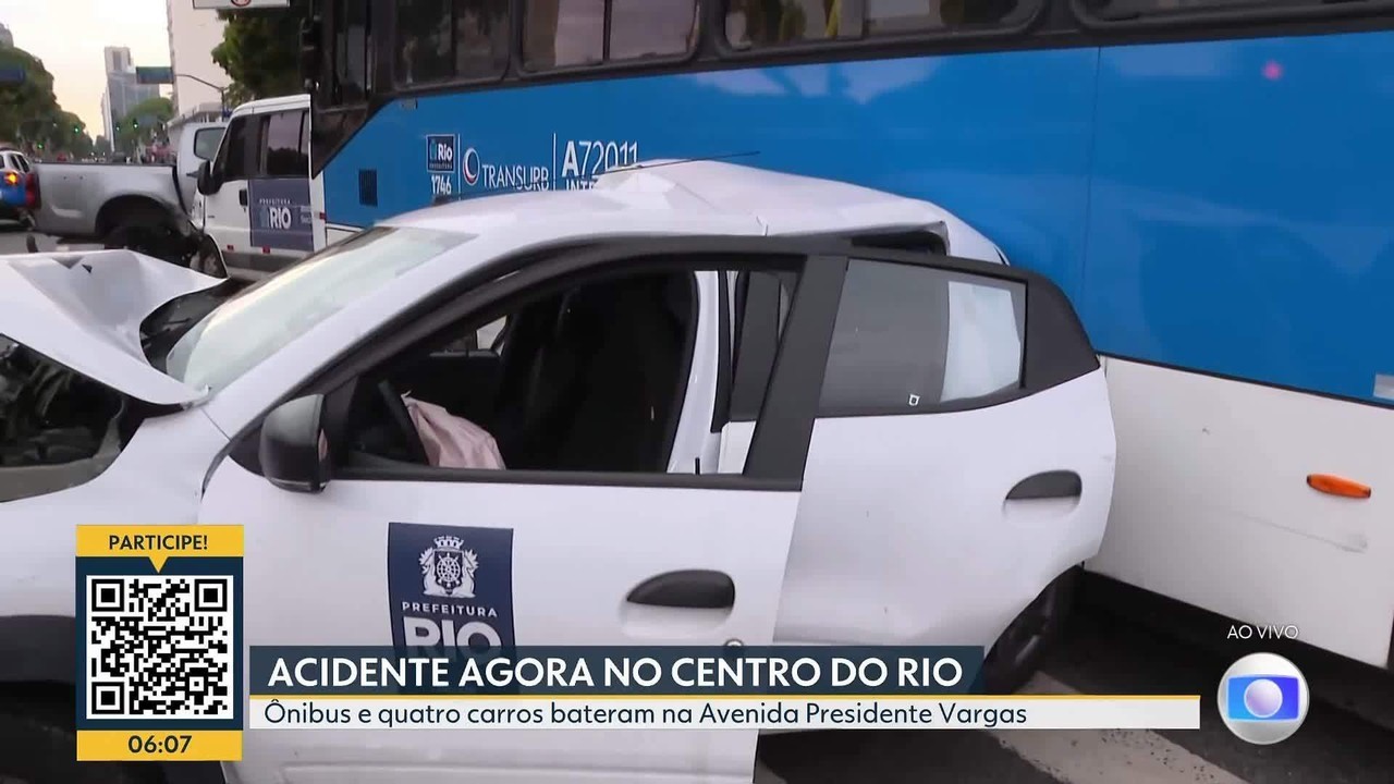 Acidente entre carros e ônibus interdita pista da Avenida Presidente Vargas