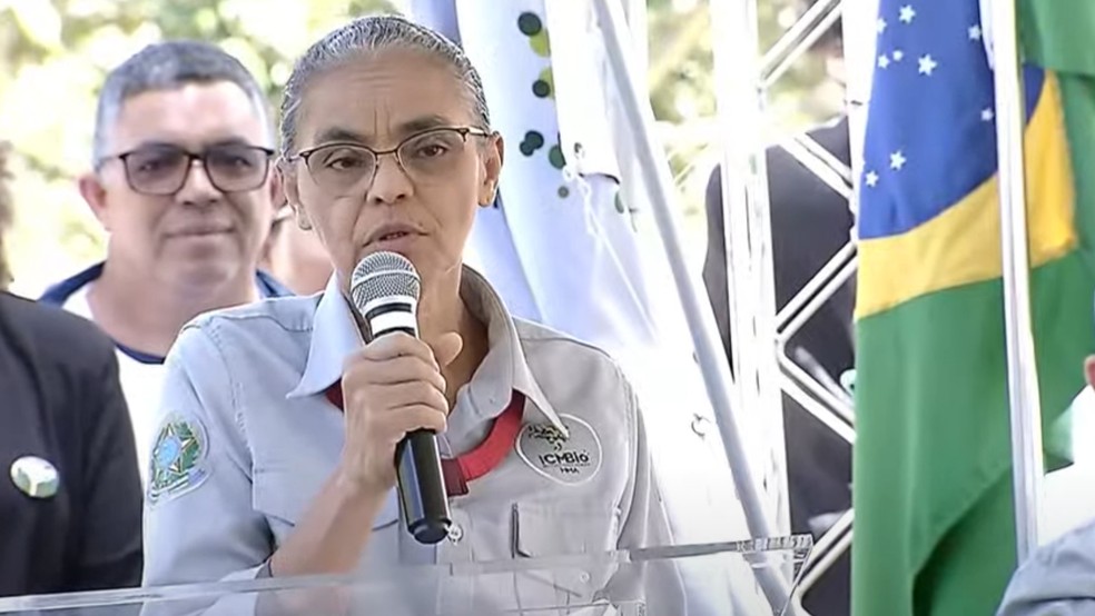 A ministra do Meio Ambiente, Marina Silva, fala durante a posse do novo presidente do ICMBio, Mauro Pires — Foto: TV Brasil/Reprodução