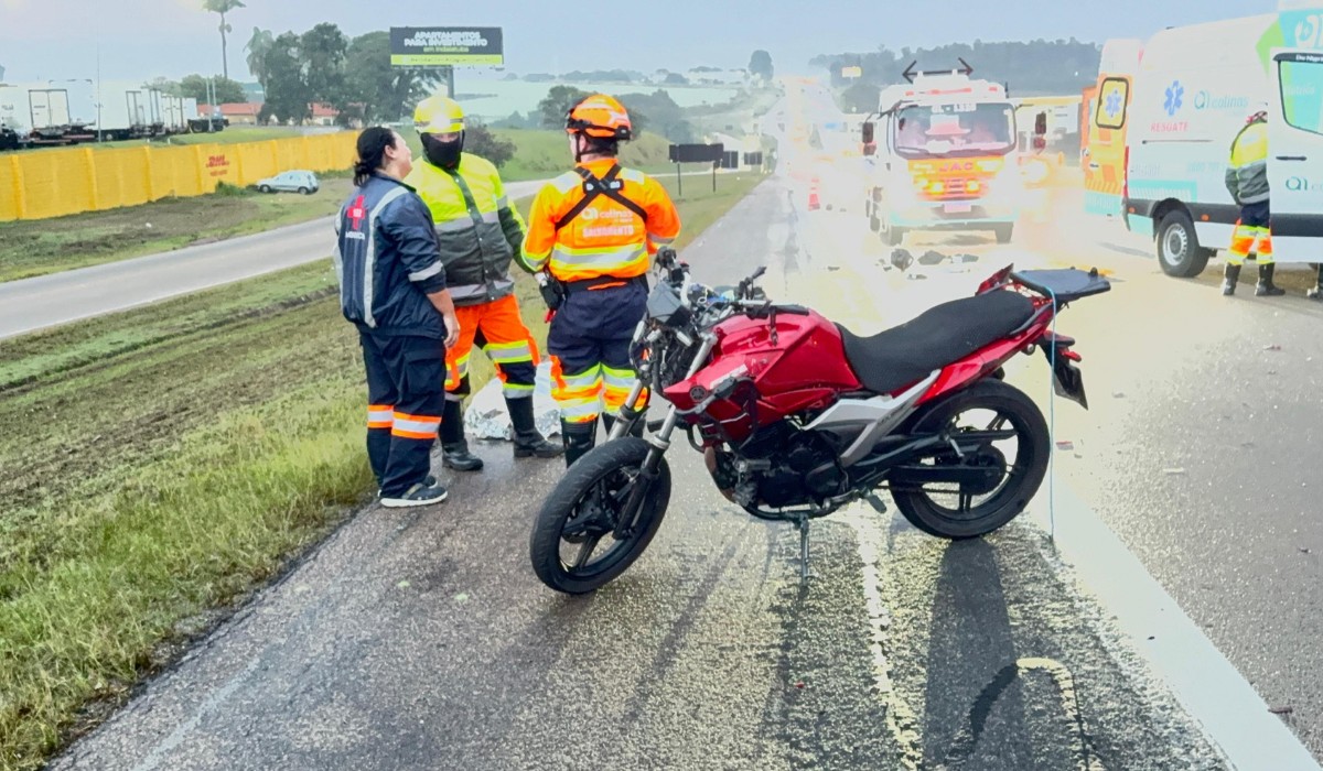 Motociclista morre após bater em traseira de caminhão na Rodovia Santos Dumont, em Campinas