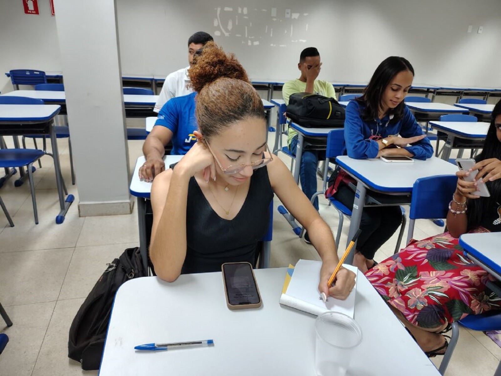 Curso gratuito oferece 100 vagas de capacitação em tráfego pago para jovens; saiba como se inscrever