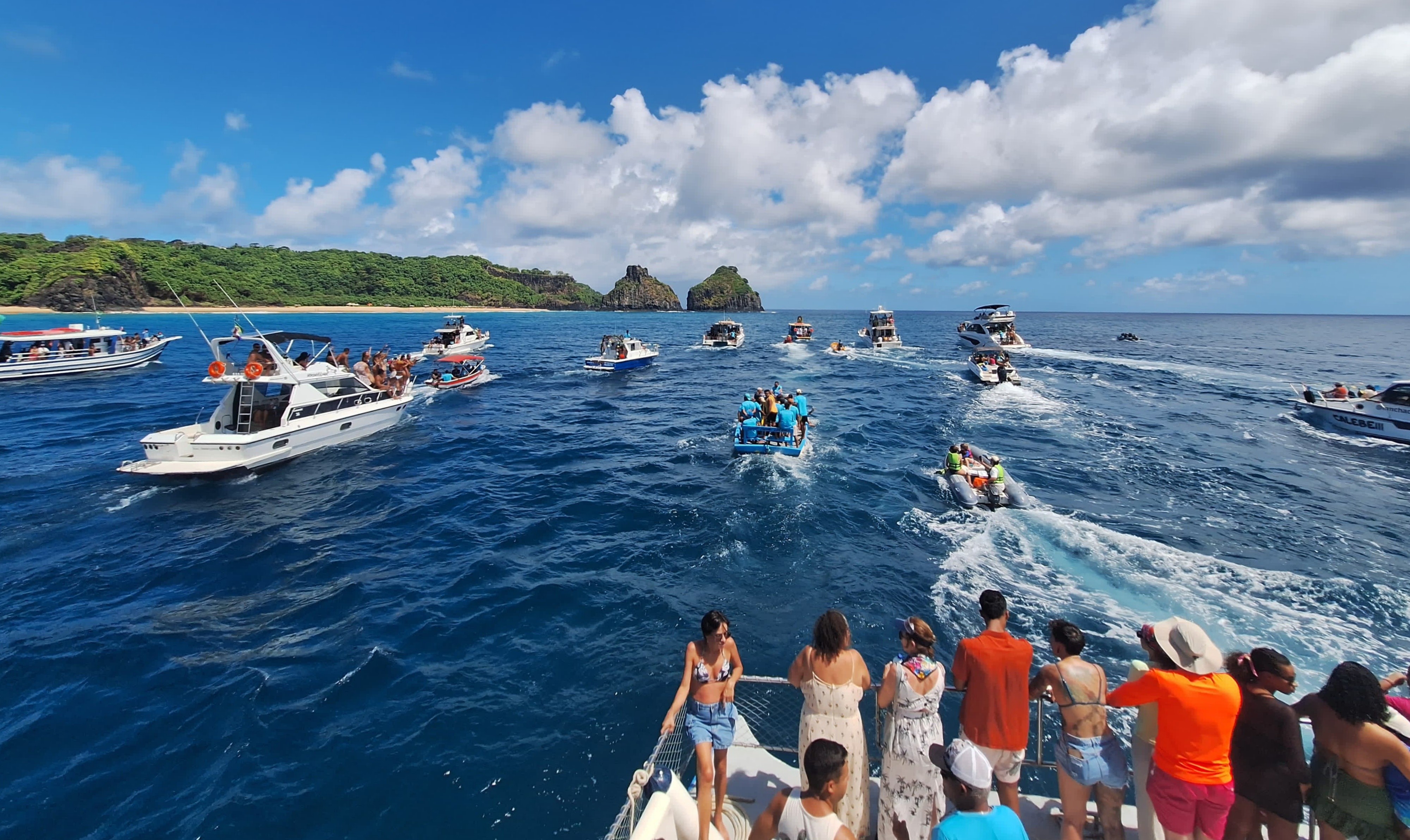 São Pedro é celebrado com festa e barqueata em Fernando de Noronha