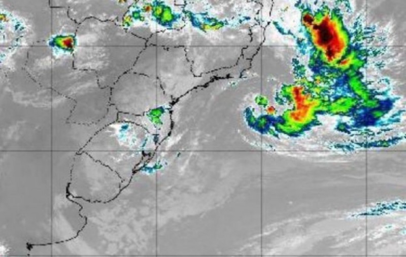 Ciclone em alto mar deve provocar ventos fortes e ondas de até 5 metros no Litoral do RS, alerta Defesa Civil 