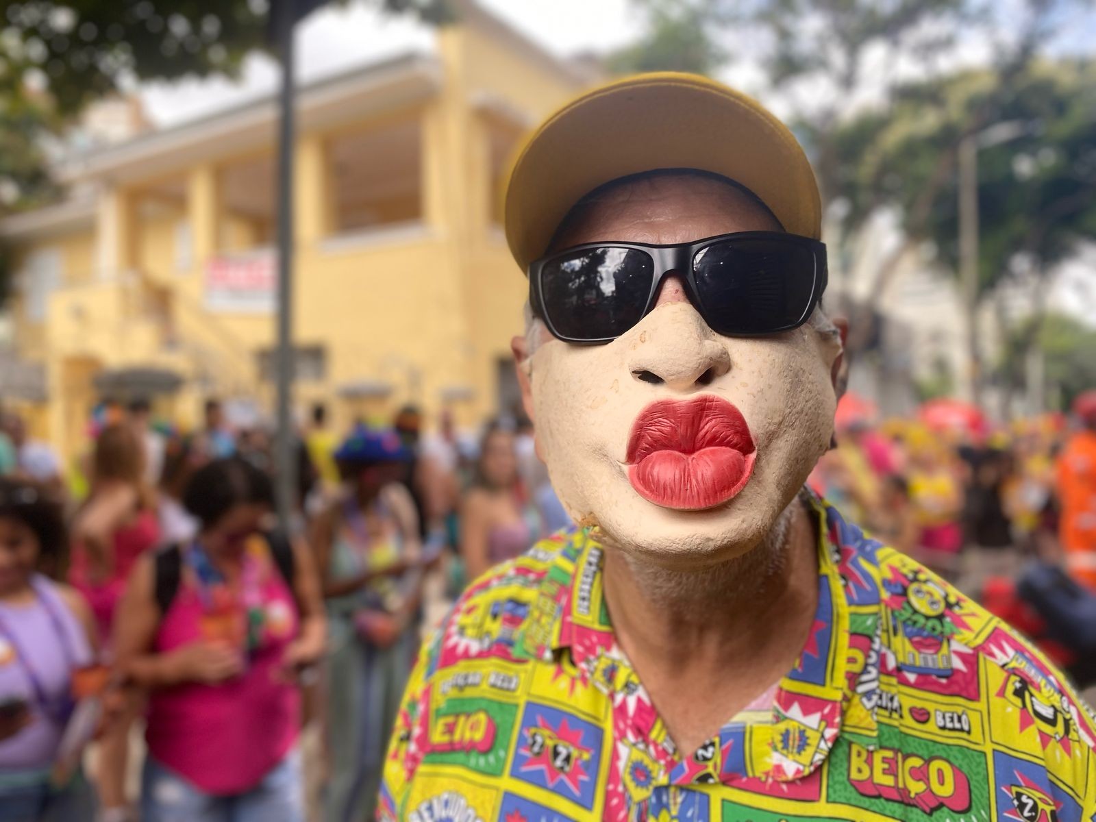 'Beição', Oscar e livros: veja fotos deste domingo de Carnaval em Belo Horizonte