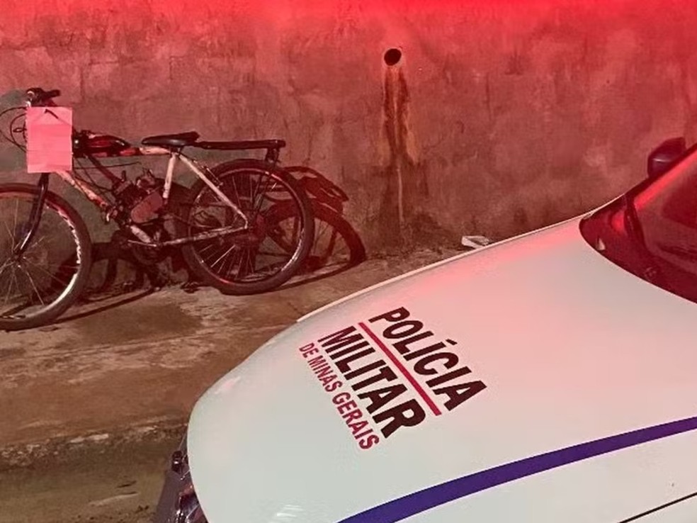 Bicicleta furtada é recuperada com bilhete escrito 'desculpa' em Pará de Minas — Foto: PM/Divulgação
