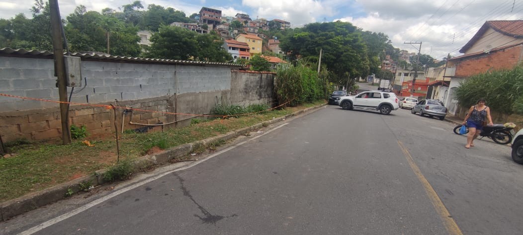 Homem perde freio de bicicleta e morre após bater a cabeça em muro, em Santa Isabel