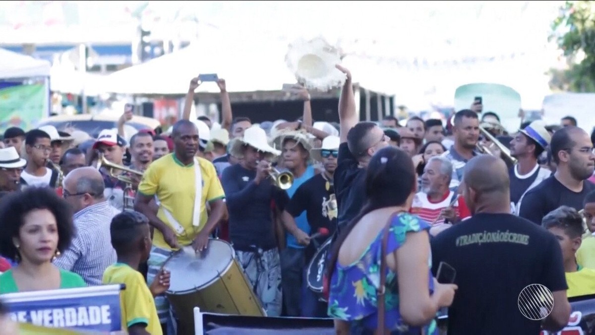 MP suspensão da 'guerra de espadas' em Senhor do Bonfim durante festas juninas; grupo