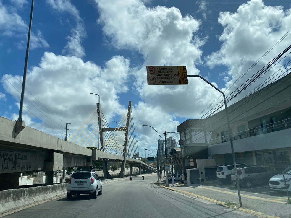 Viaduto estaiado na Avenida Prudente de Morais será interditado — Foto: Augusto César Gomes