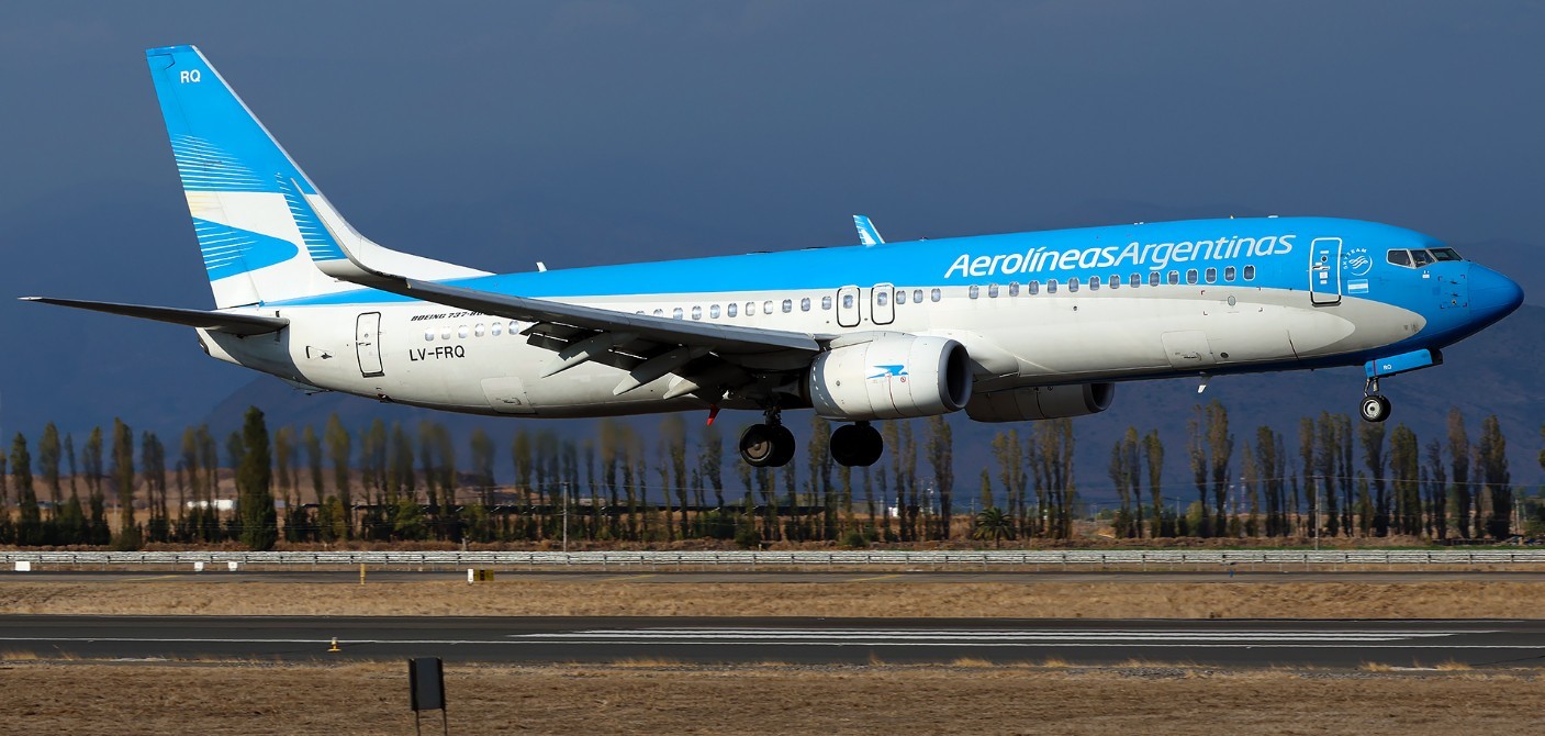 Fragmento de drone é encontrado em avião da Aerolíneas Argentinas que pousou no Galeão