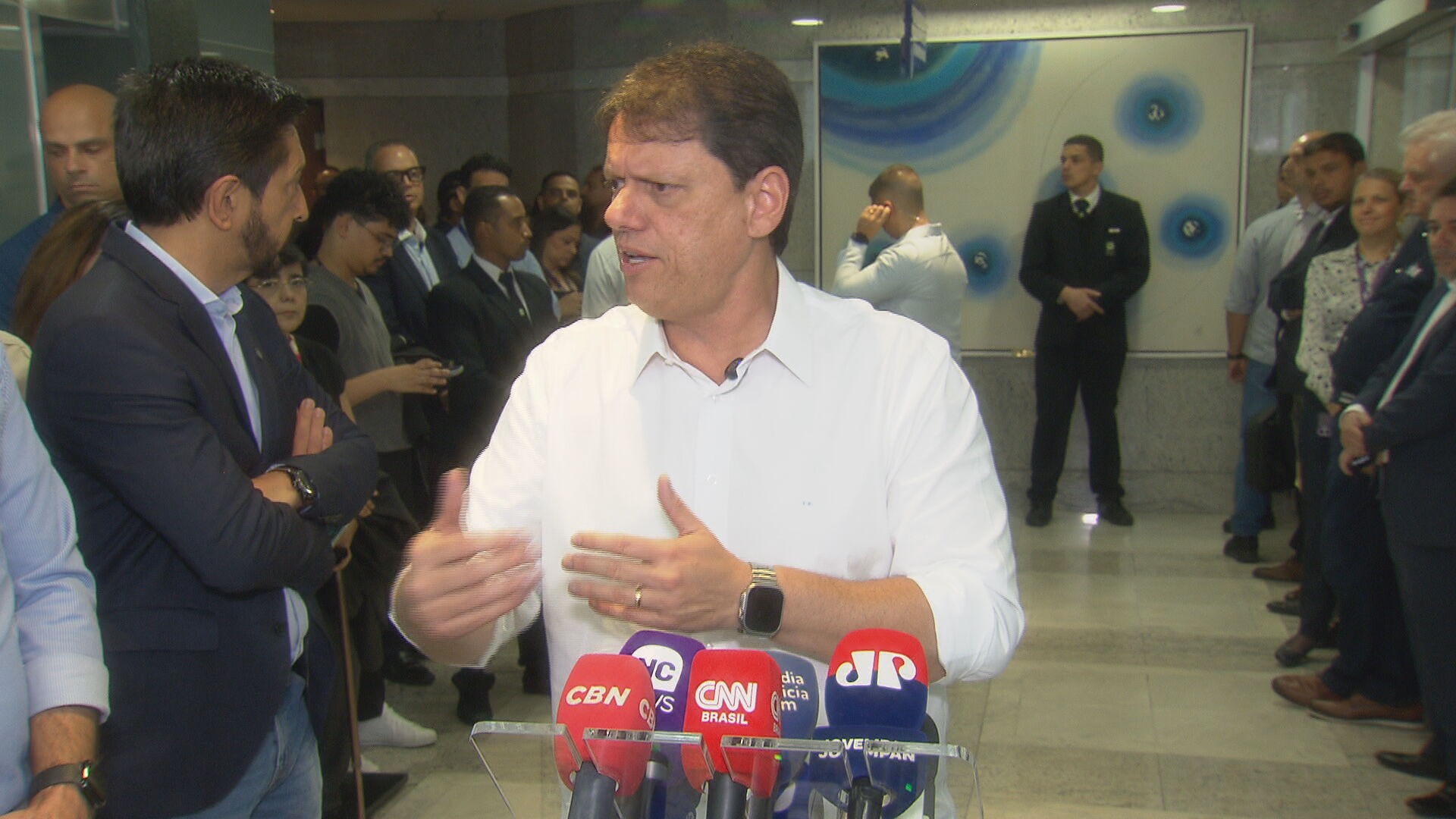 Tarcísio diz que quer ampliar vagas em universidades via Provão Paulista; estudo apontou suspeita de fraude em vestibular