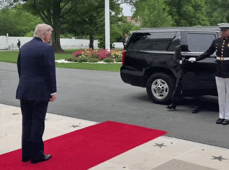 Trump recebe Lula na Casa Branca e os dois se cumprimentam; veja vídeo