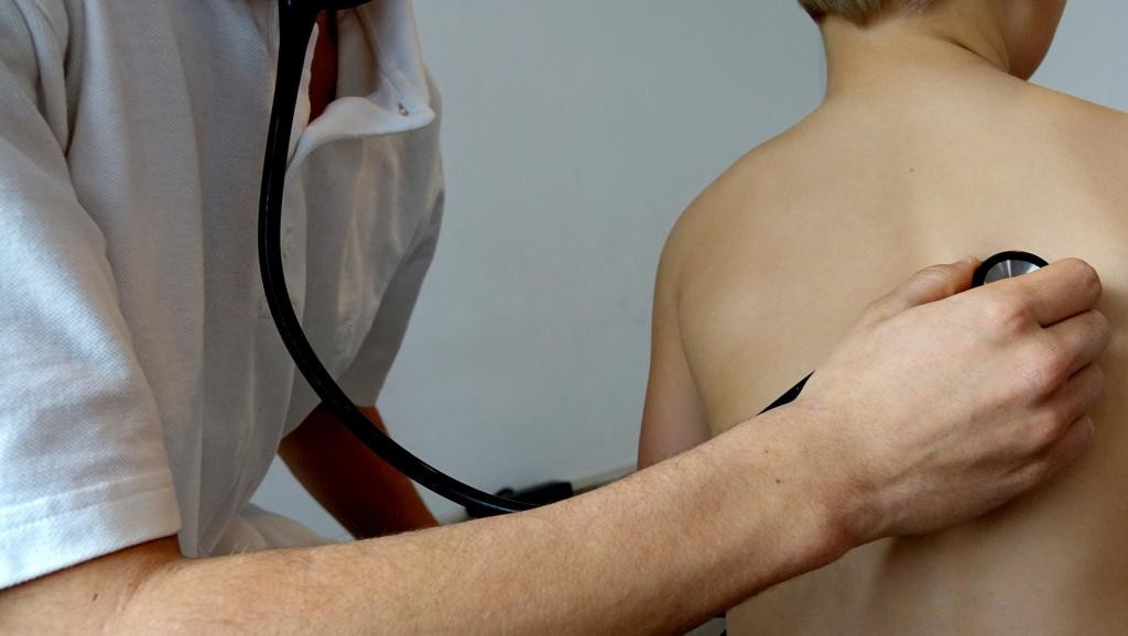 Casos de pneumonia aumentam 45% em Varginha em comparação com 2024