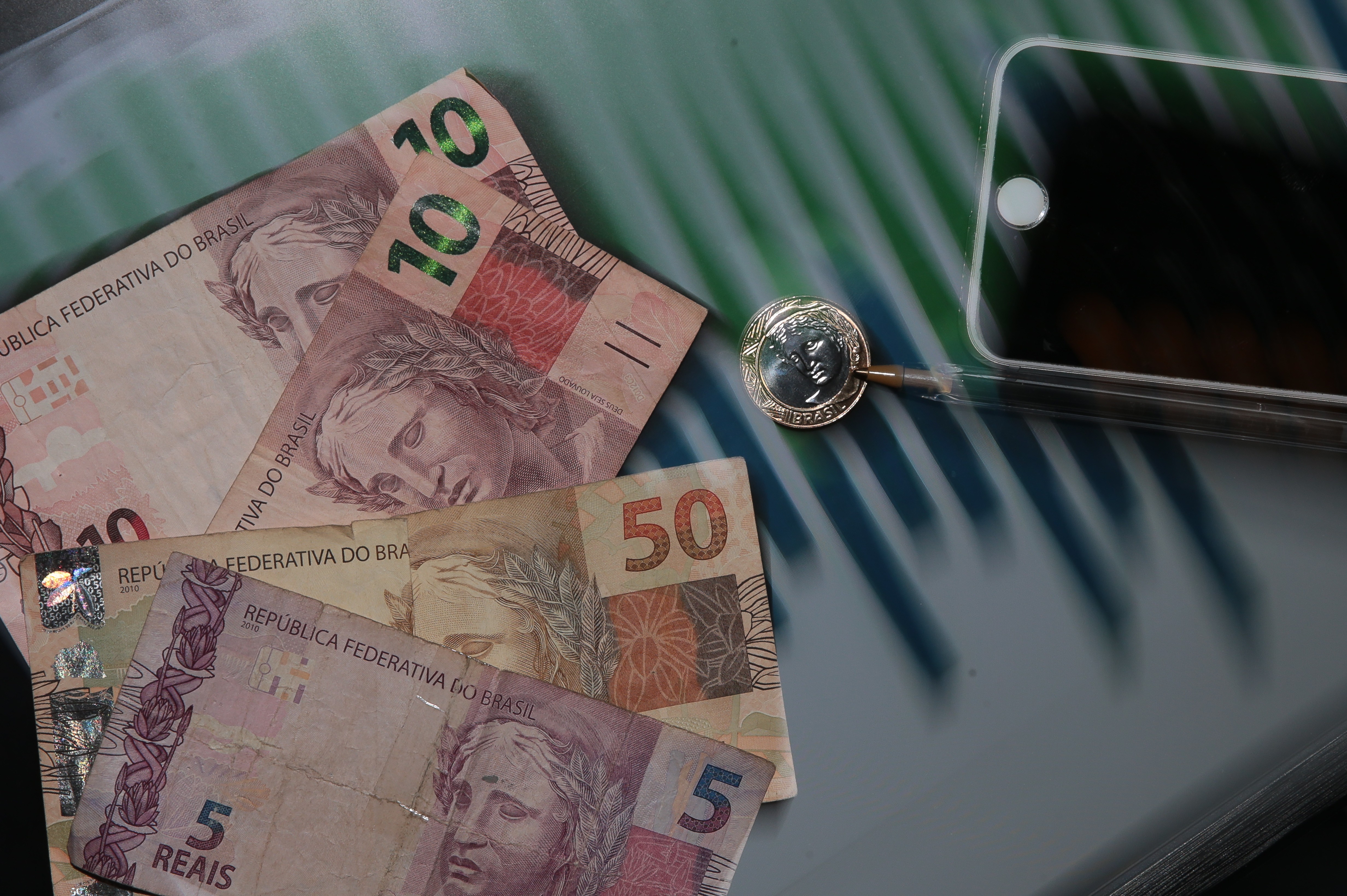 Dinheiro esquecido: governo quer usar R$ 10,5 bilhões deixados em bancos para abater dívidas do Desenrola 2.0
