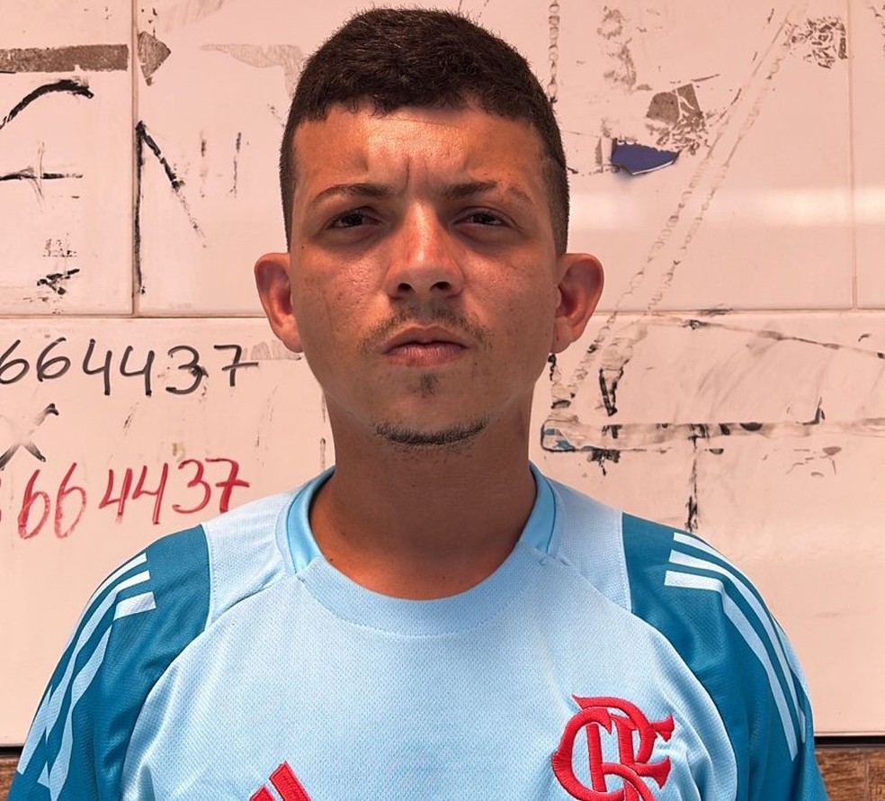 Carlos Bruno Xavier Silva, de 25 anos, foi reconhecido pelas vítimas como um dos autores do assalto. — Foto: Divulgação/Redes sociais