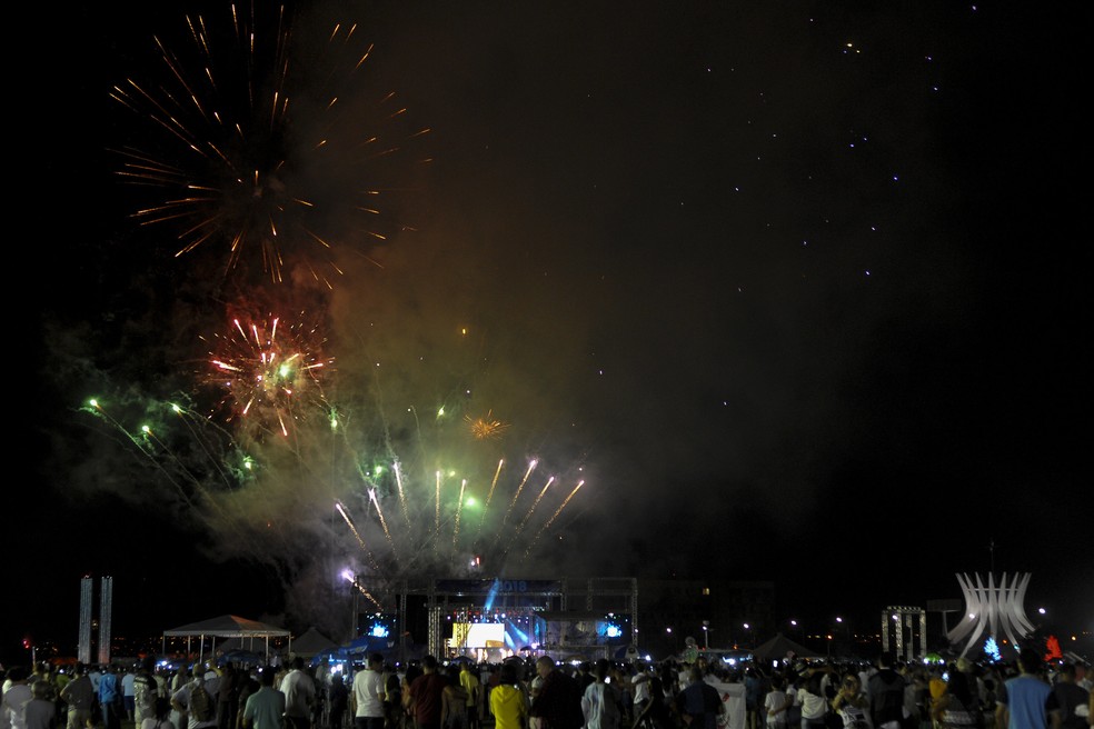 Fogos de artifício na Esplanada dos Ministérios em Brasília — Foto: Gabriel Jabur/Agência Brasília