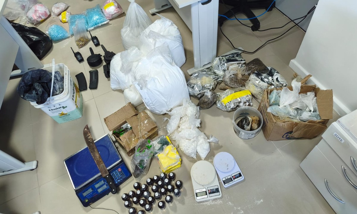 Laboratório de drogas é desmontado em Salvador; quase 50 kg de cocaína são apreendidos