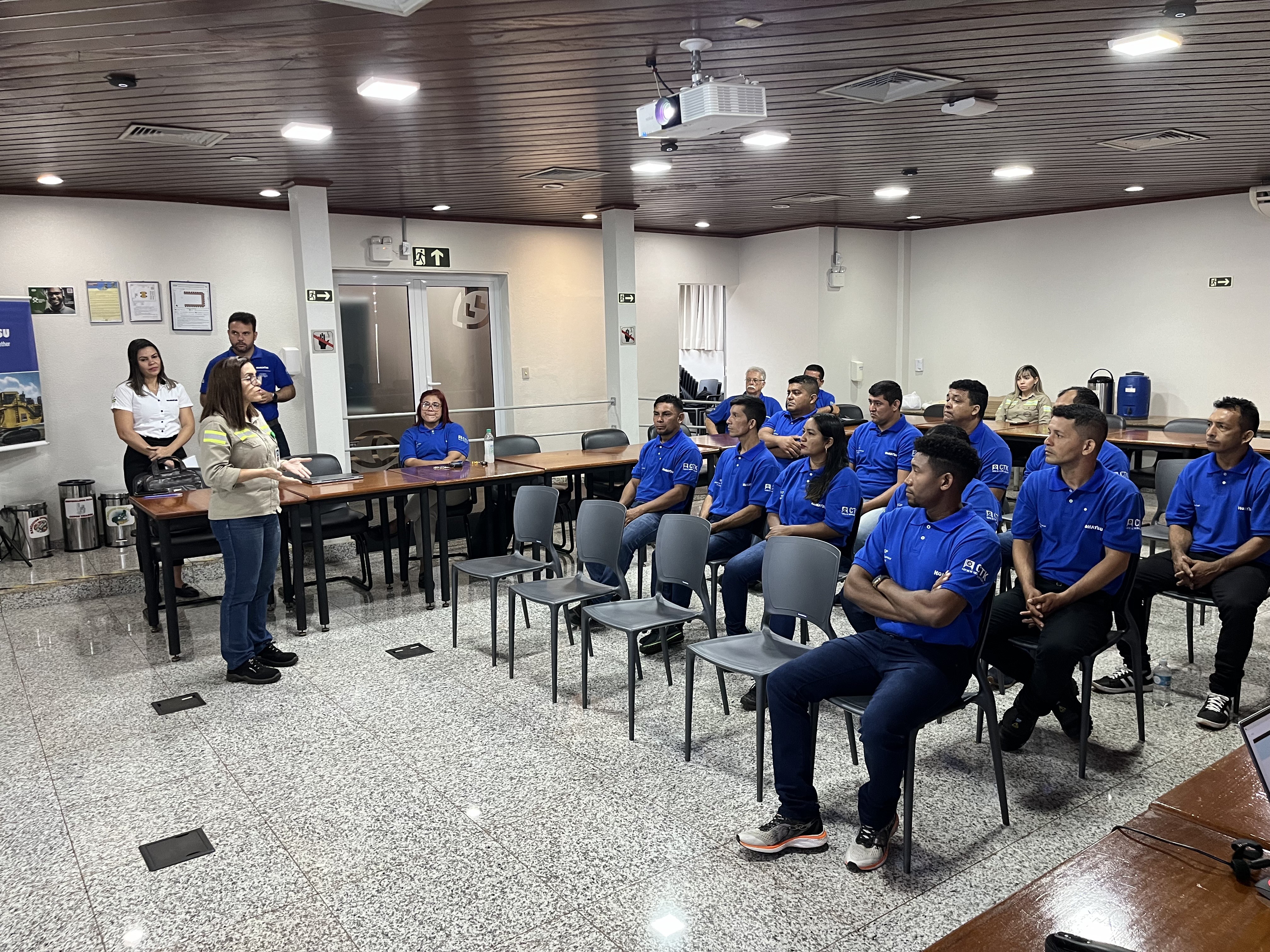 Moradores de comunidades rurais de Oriximiná participam de curso de operação de máquinas pesadas 