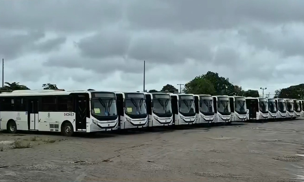 Motoristas de empresa de ônibus em Macapá encerram paralisação após pagamento, diz prefeito interino