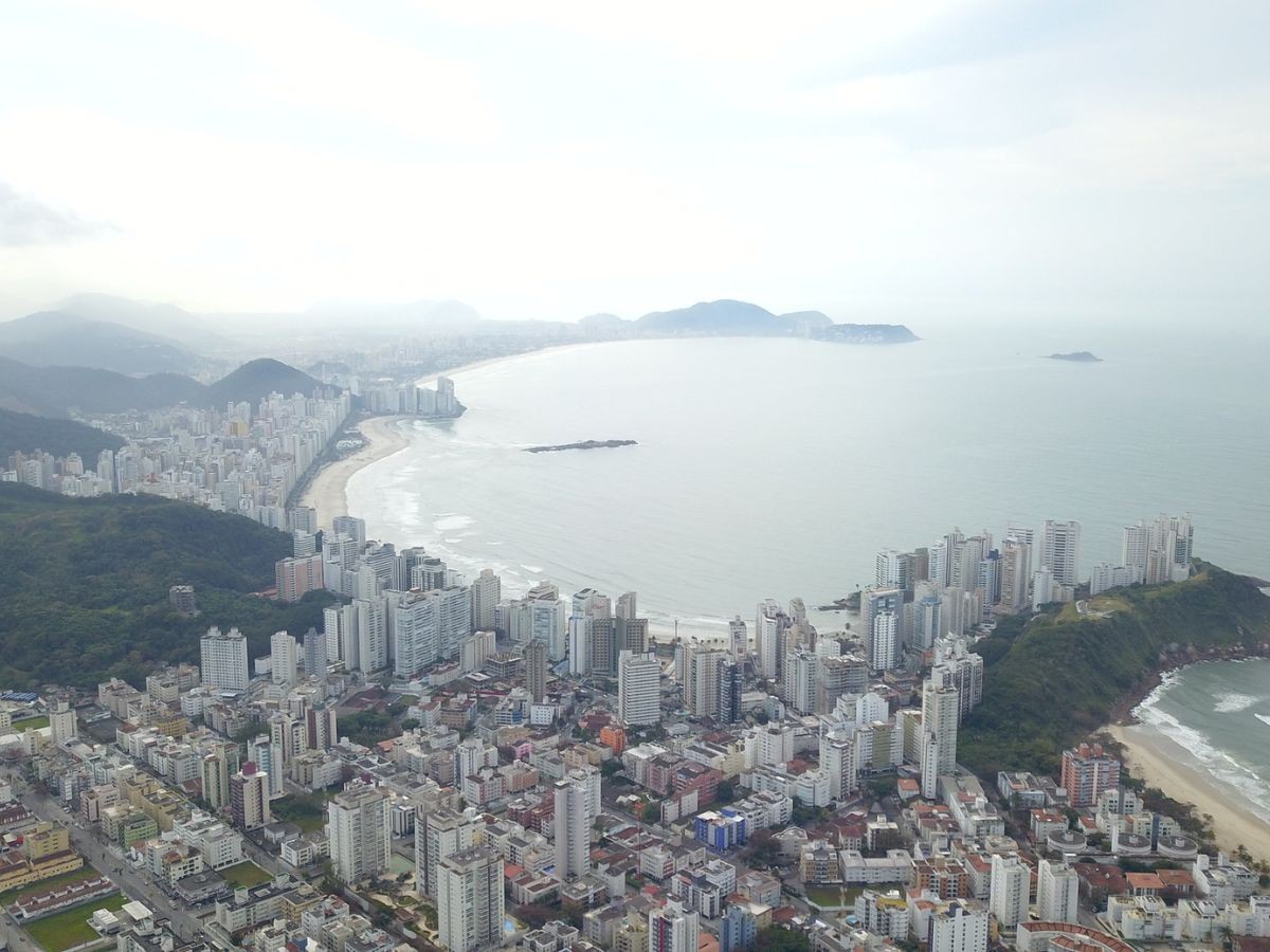 Guarujá integra grupo de 10 cidades que usam inteligência artificial para modernizar serviços públicos