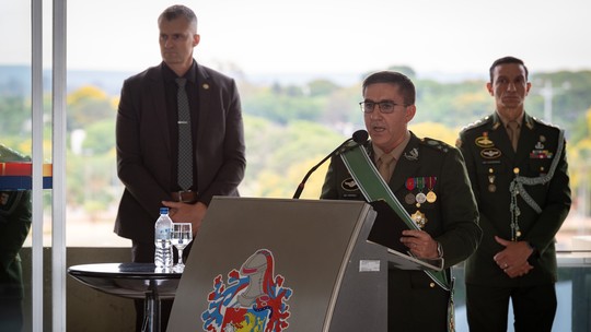 General diz que Bolsonaro reclamou de 'problemas' no processo eleitoral, mas não discutiu golpe - General Estevam Theophilo relatou conversa com Bolsonaro no Palácio da Alvorada, e disse que o então presidente reclamou da própria conduta na época, mas não falou em golpe.