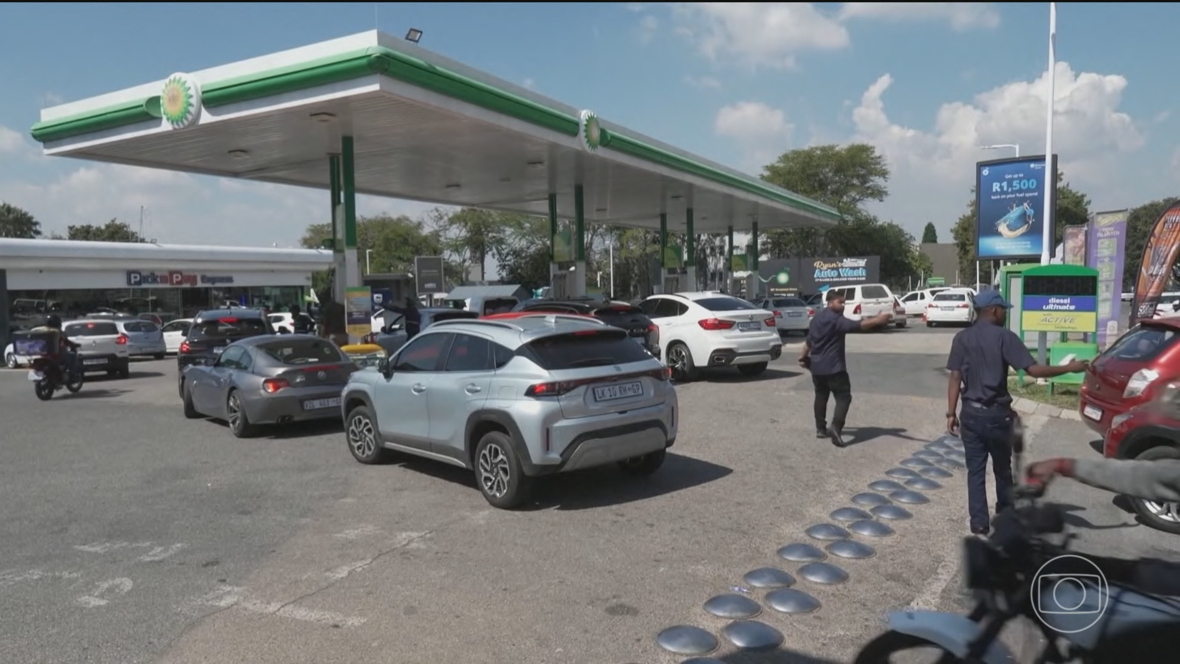 G7 libera reservas estratégicas de diesel para tentar conter crise de energia e alta no preço dos combustíveis