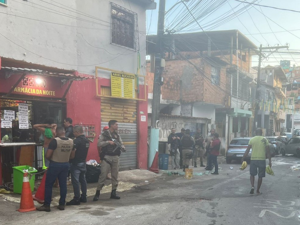 Bairro do Calabar, em Salvador, durante operação policial — Foto: SSP-BA