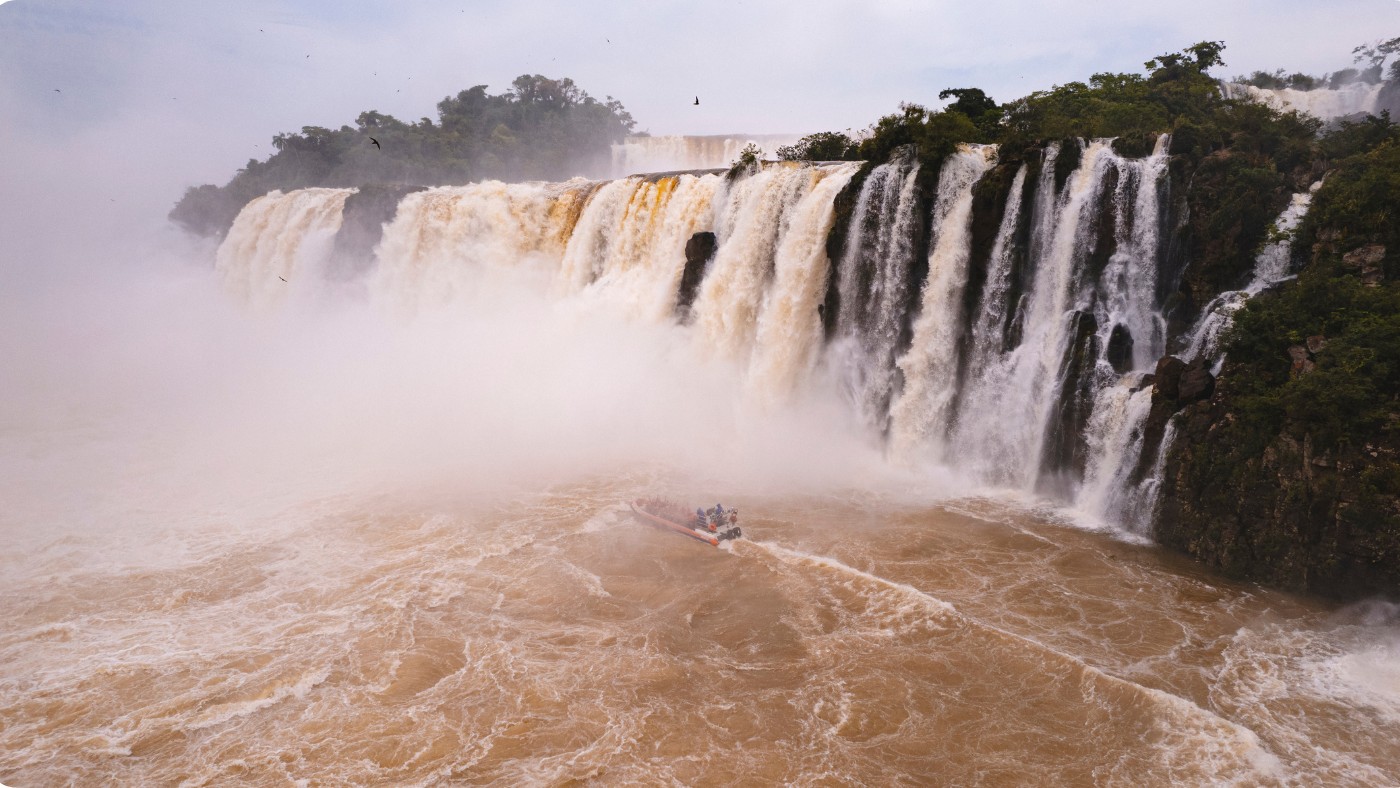 Como é o passeio feito por turista holandês que morreu após barco virar no Parque Nacional do Iguaçu