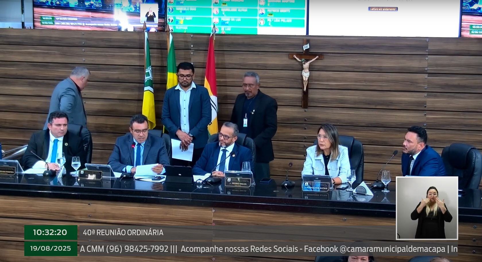 Câmara de Macapá aprova investigação contra prefeito após denúncia de agressão