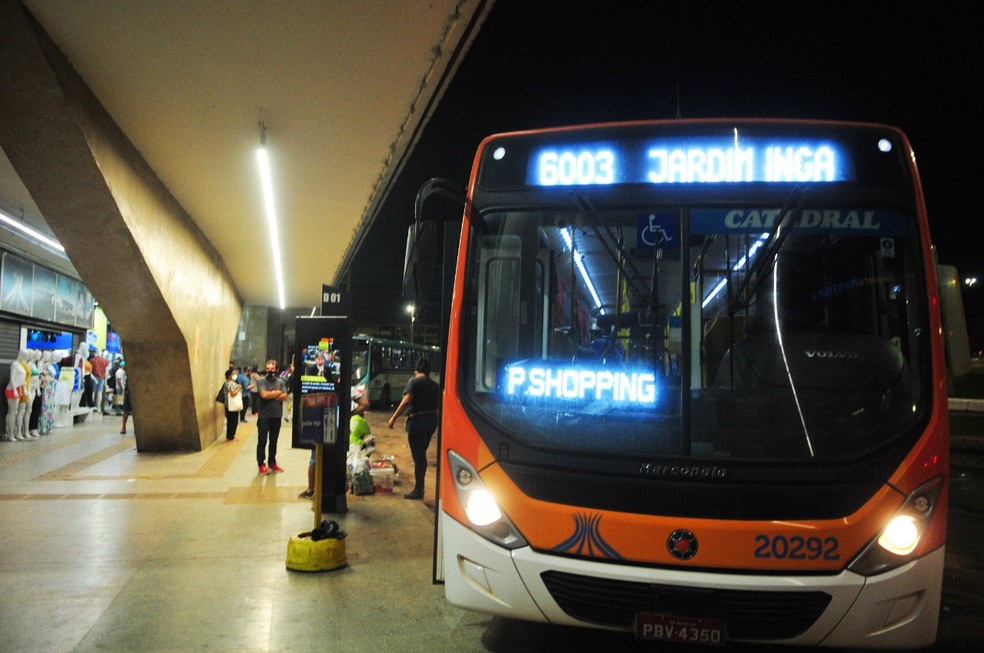 Ônibus que faz ligação entre o Distrito Federal e o Entorno do DF, em imagem de arquivo — Foto: Joel Rodrigues/ Agência Brasília