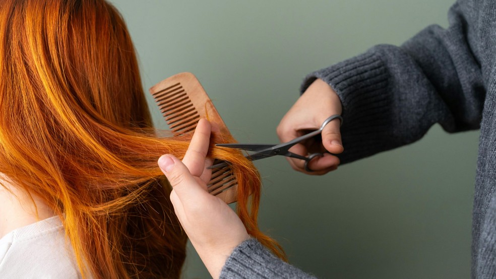 Em Colatina, no Espírito Santo, há vagas de emprego para cabeleireiro. — Foto: Canva