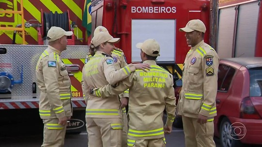 Quase mil bombeiros de todas as regiões do Brasil já atuaram no RS em esquema de revezamento - Programa: Jornal Nacional 