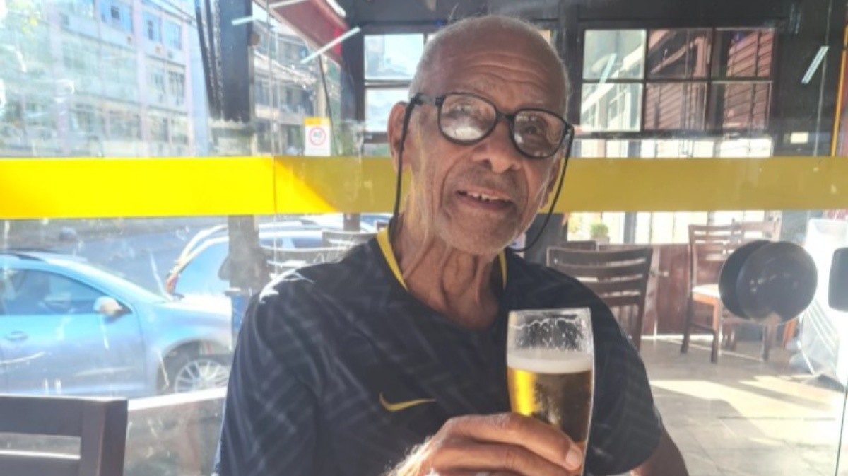 Brito, zagueiro campeão mundial em 70, morre aos 86 anos no Rio