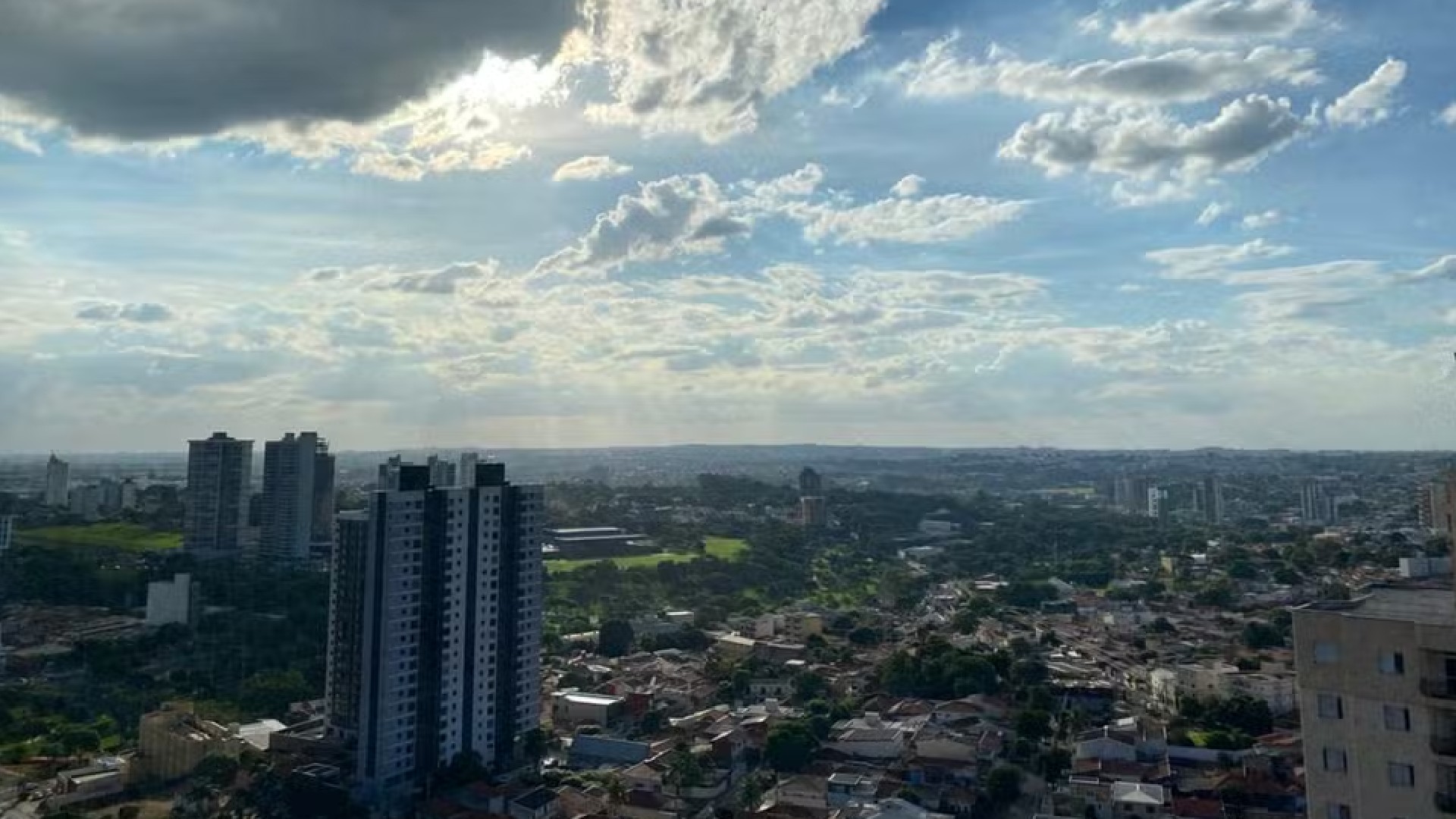 Frente fria chega a SP com ventos acima de 75 km/h e derruba temperaturas no interior; veja a previsão