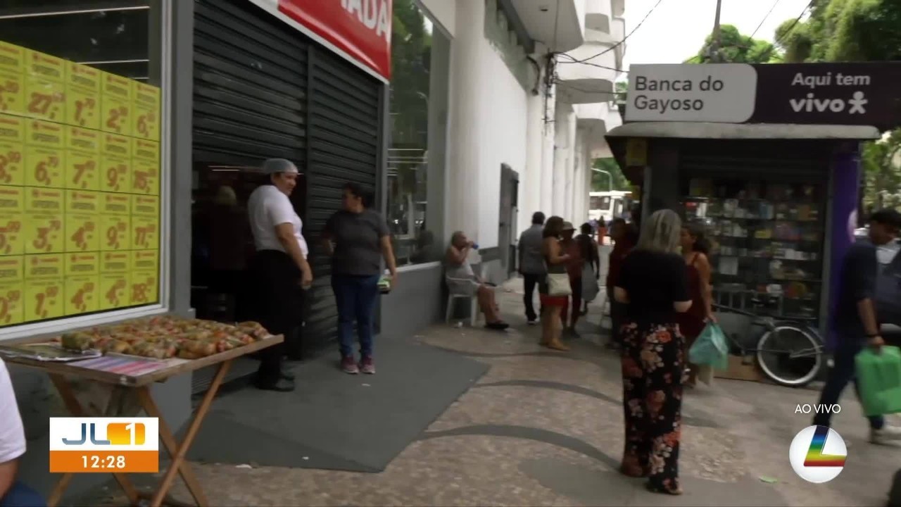 Princípio de incêndio atinge em lanchonete no térreo de supermercado no centro de Belém e deixa feridos