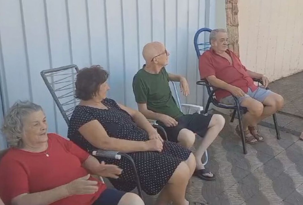 Irmãos em uma cena típica do fim de tarde do interior de SP — Foto: TV TEM/ Reprodução