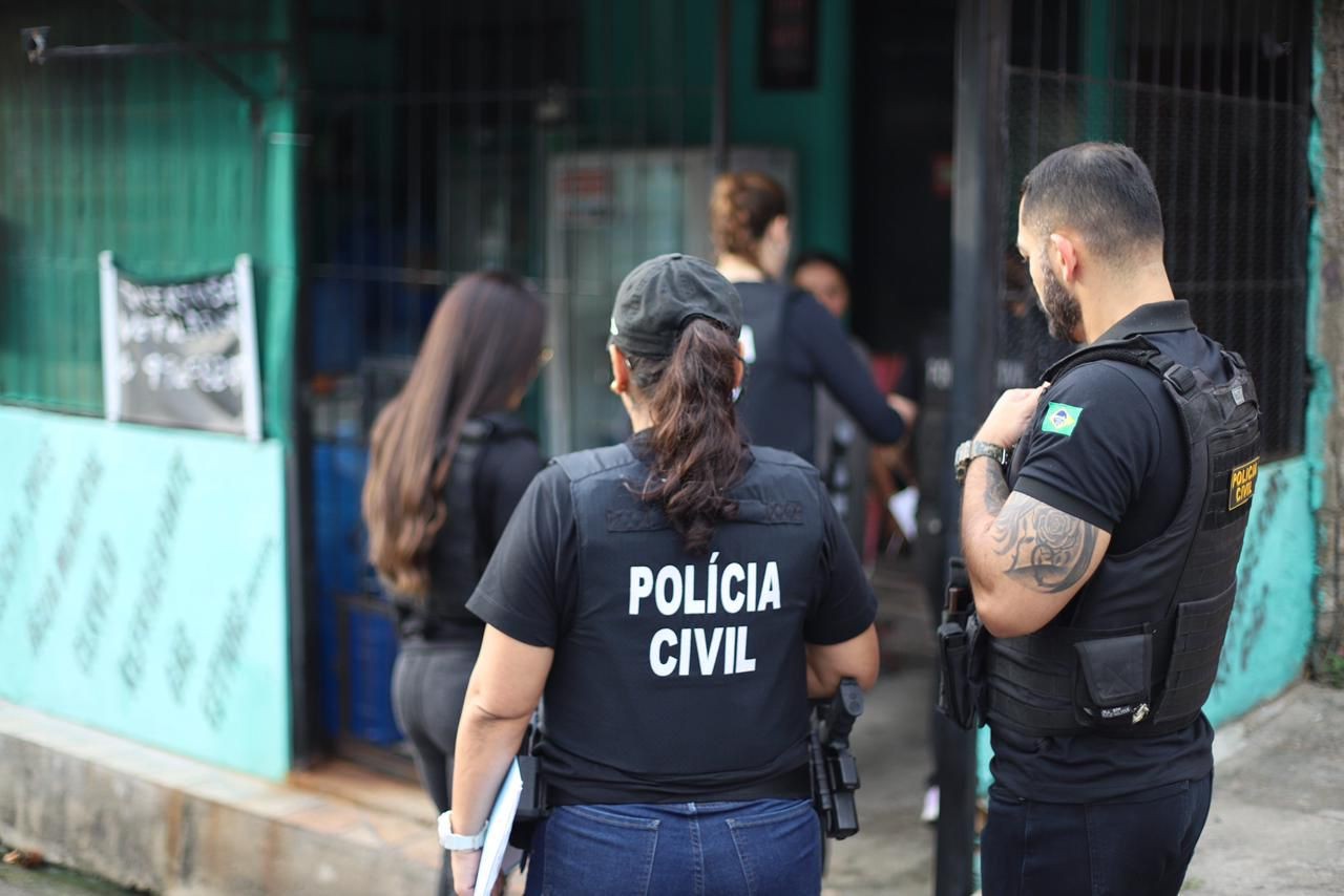 Vítima de cárcere privado é resgatada após denúncia feita pela filha de 13 anos no AM