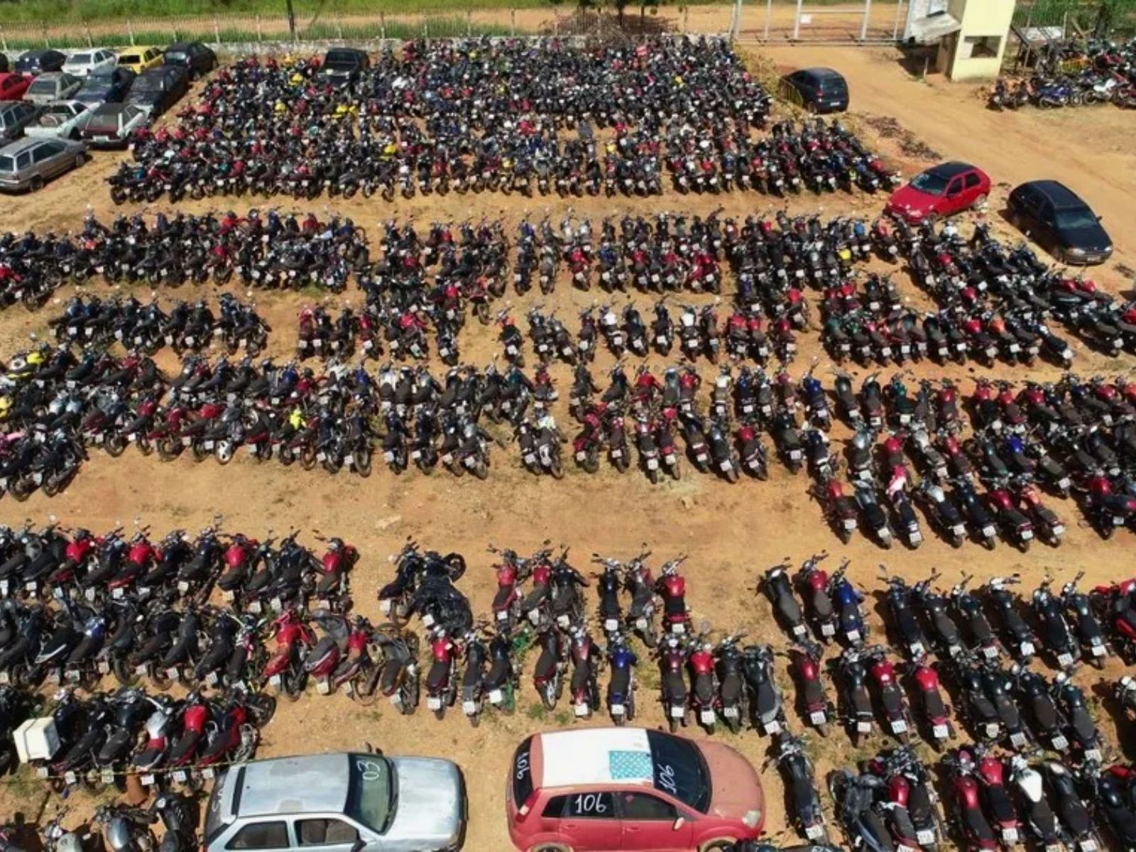 Com lances a partir de R$ 360, leilão do Detran tem mais de 100 veículos no Acre