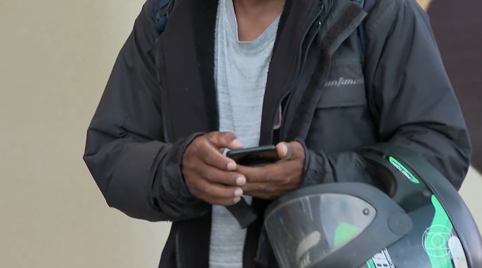 O programa Celular Seguro começou nesta segunda-feira (7) a usar uma ferramenta nova de proteção contra ladrões — Foto: Reprodução/TV Globo