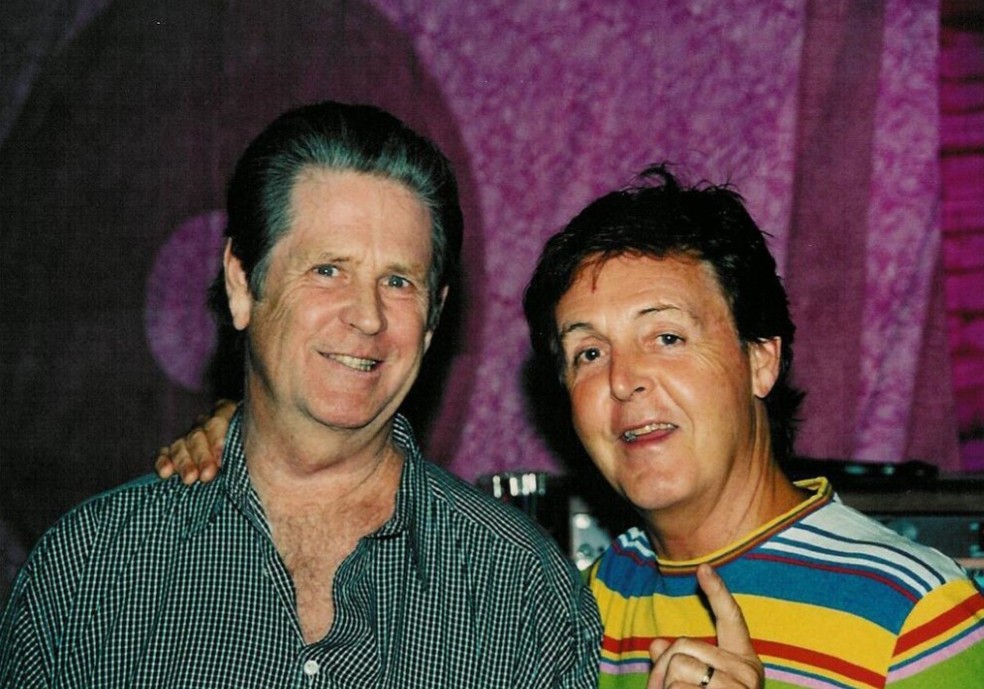 Brian Wilson e Paul McCartney nos anos 90 — Foto: Divulgação/Site de Brian Wilson