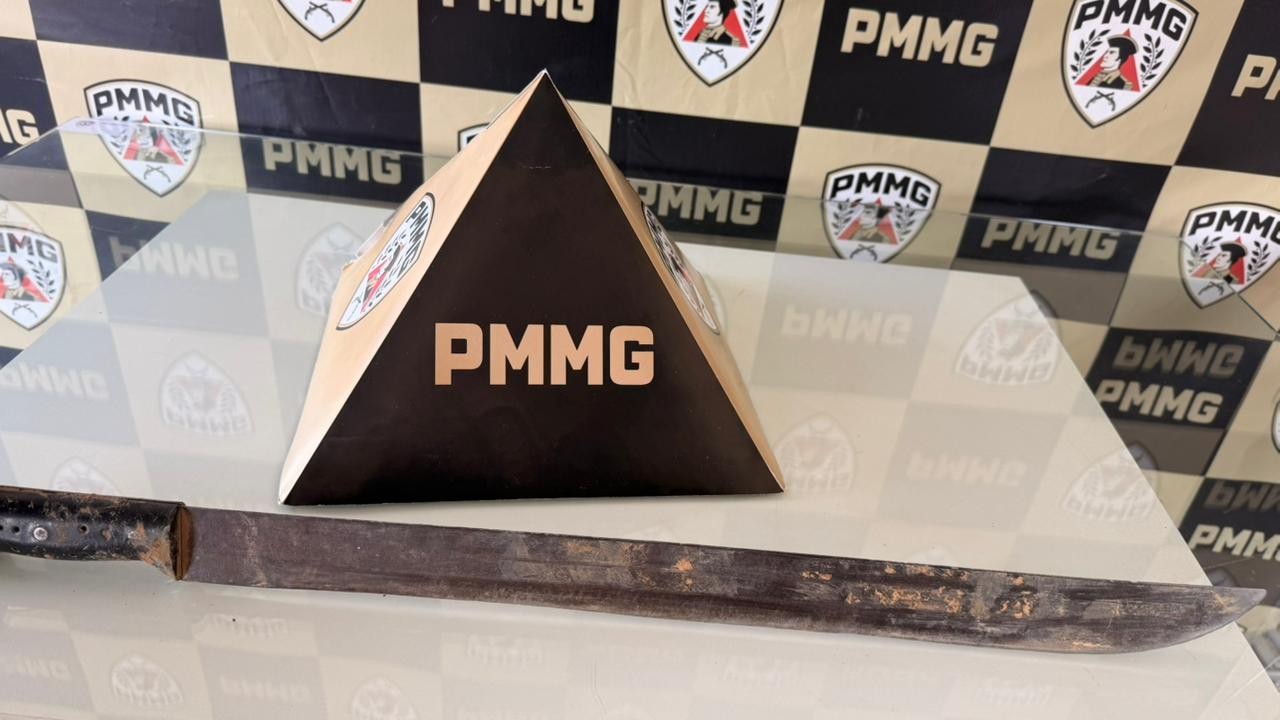 Policiais prendem homem com facão de 70 cm após se depararem com briga às margens da BR-367